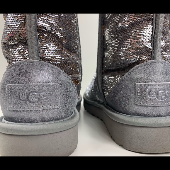 UGG CLASSIC SHORT COSMOS SEQUIN BOOT 6 - Picture 13 of 16